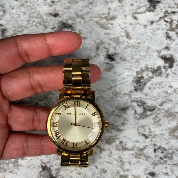 Michael kors gold watch. - Picture 3 of 3